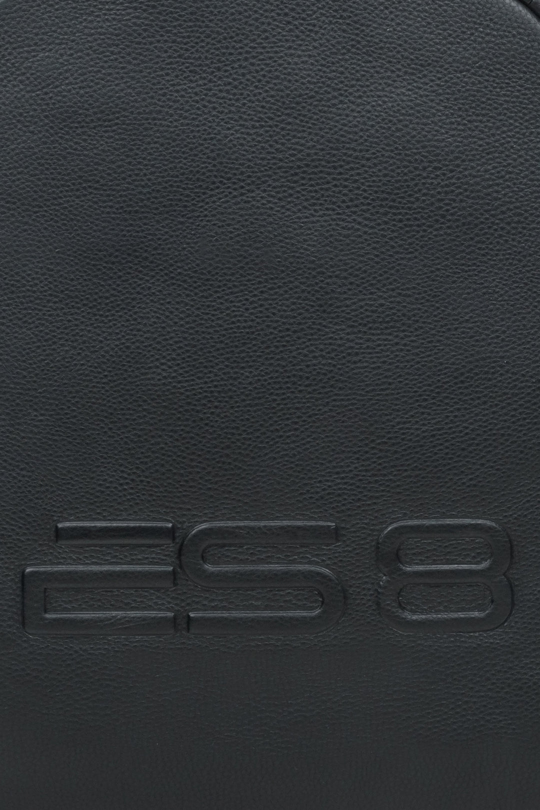 Skórzany czarny plecak męski miejski ES8 - zbliżenie na detale.