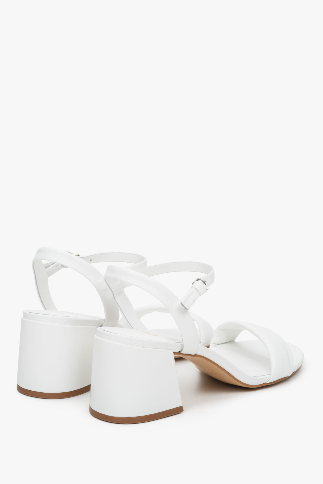 Białe sandały damskie ze skóry naturalnej z kwadratowym obcasem Estro ER00112424