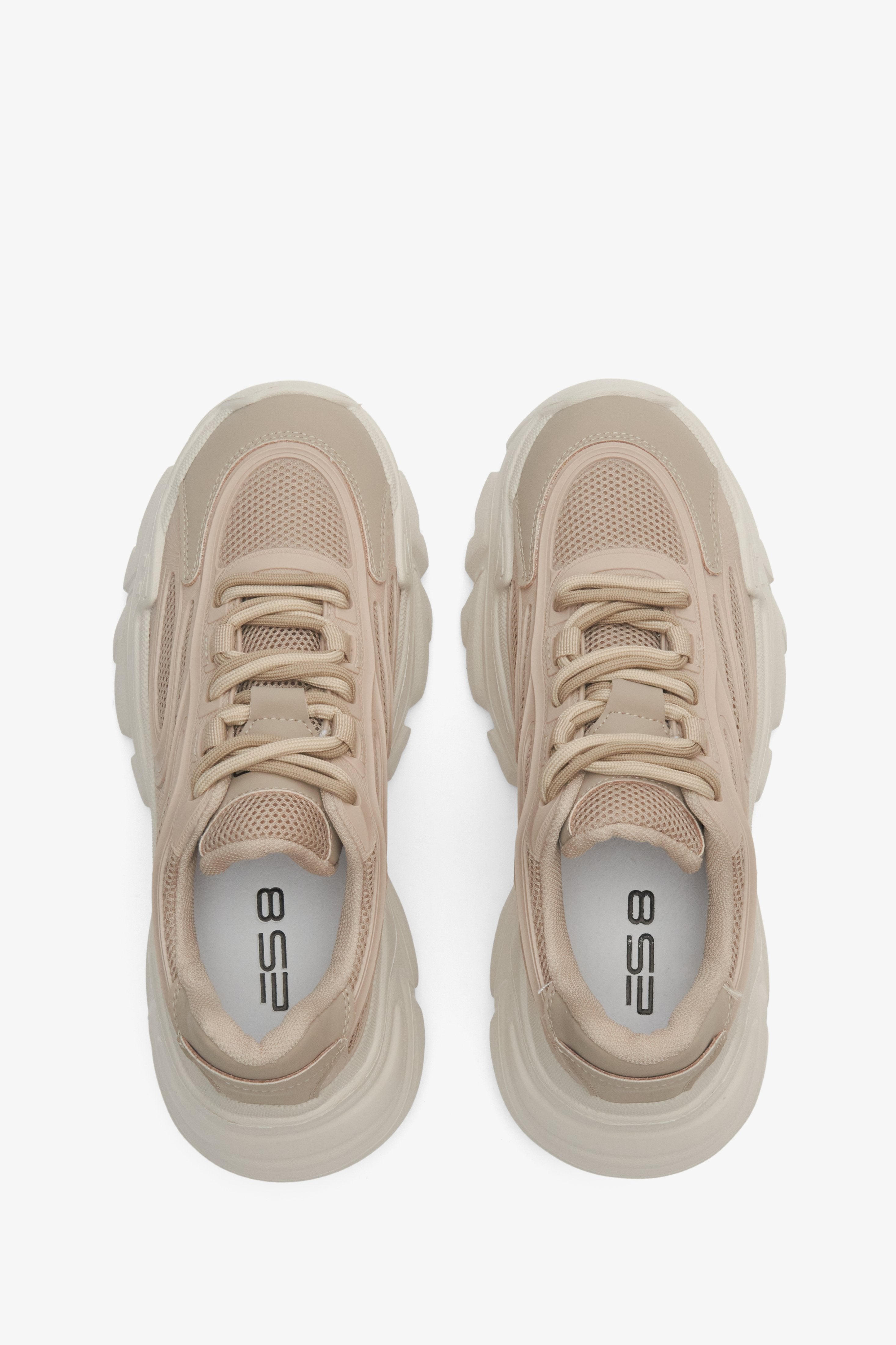 Sznurowane sneakersy damskie ES 8 w kolorze jasnobrązowym - prezentacja modelu z góry.