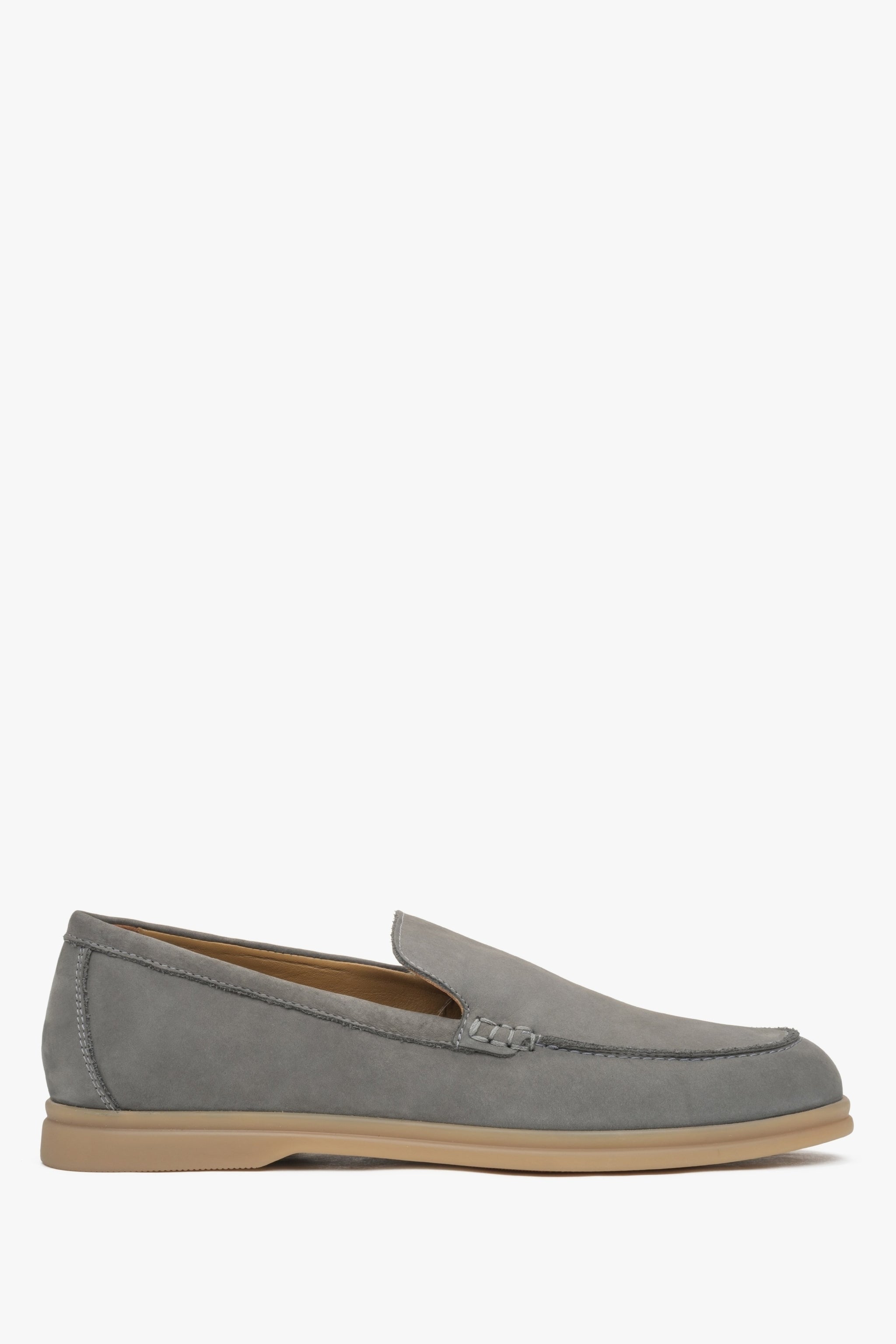 Szare loafersy męskie z włoskiego nubuku naturalnego Estro ER00117406.