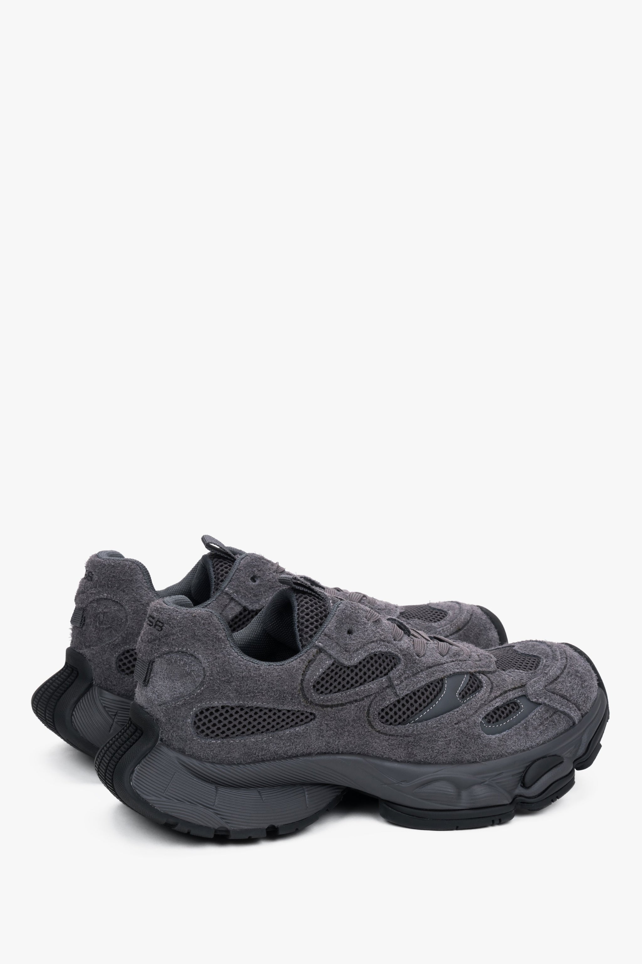 Z weluru naturalnego, szare sneakersy damskie na elastycznej podeszwie ES8.