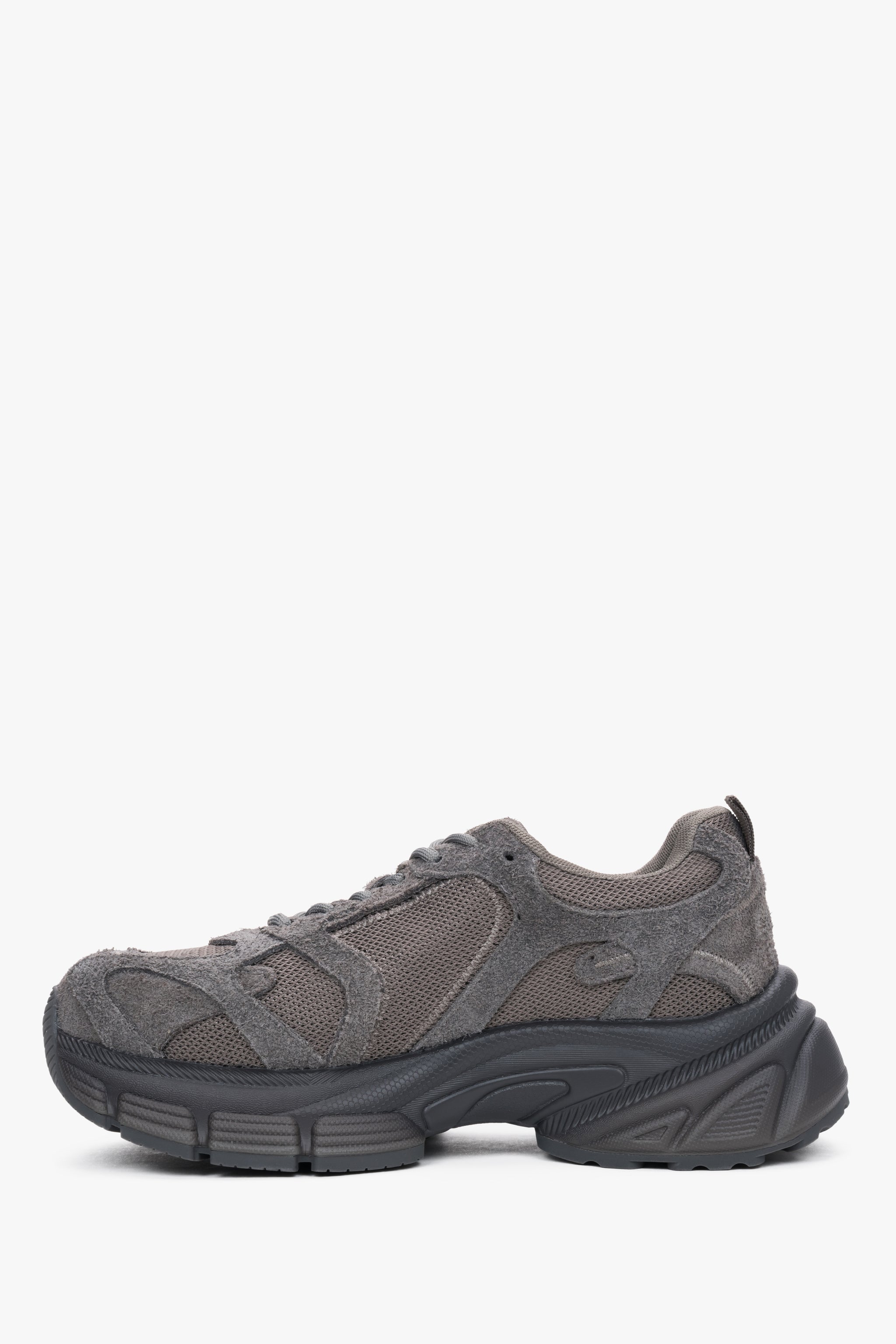 Damskie szare sneakersy z weluru naturalnego i przewiewnej siateczki na platformie ES8.