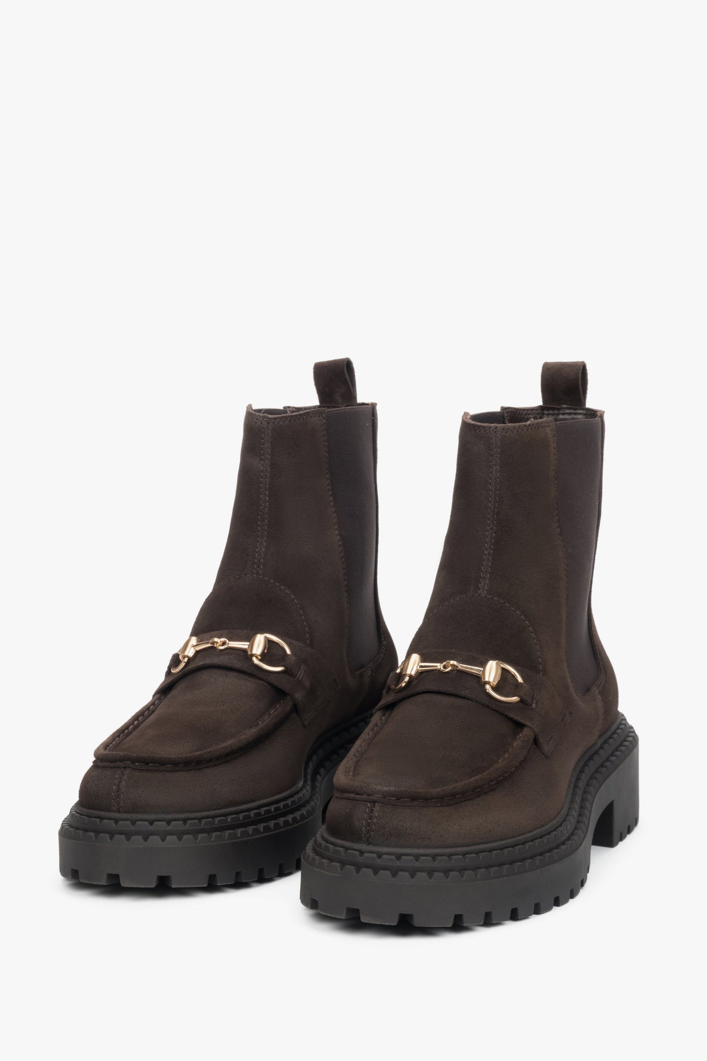 Ciemnobrązowe sztyblety damskie ze złotą sprzączką, z włoskiego weluru naturalnego Premium.