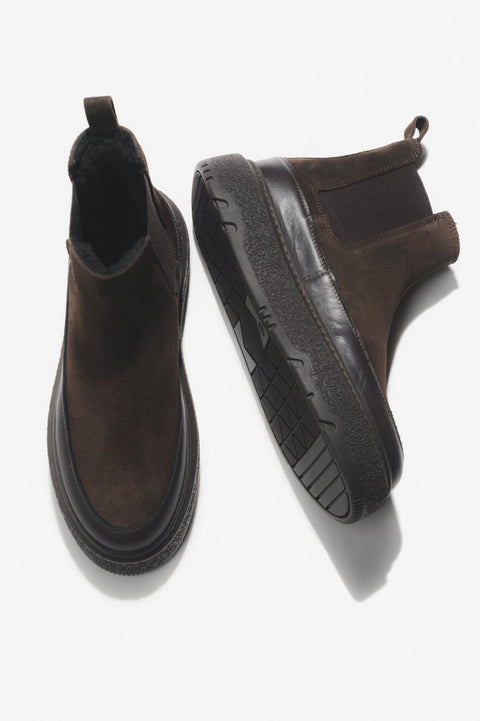 Ciemnobrązowe sztyblety damskie z włoskiego weluru naturalnego z futrem Estro ER00117959