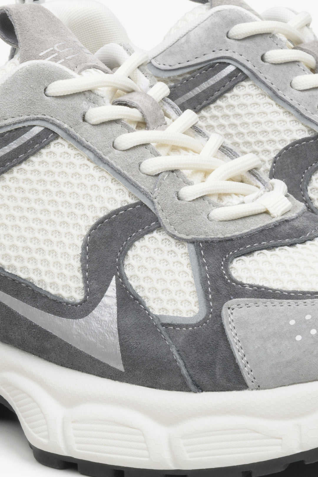 Damskie szaro-białe sneakersy ES 8 - zbliżenie na detale.