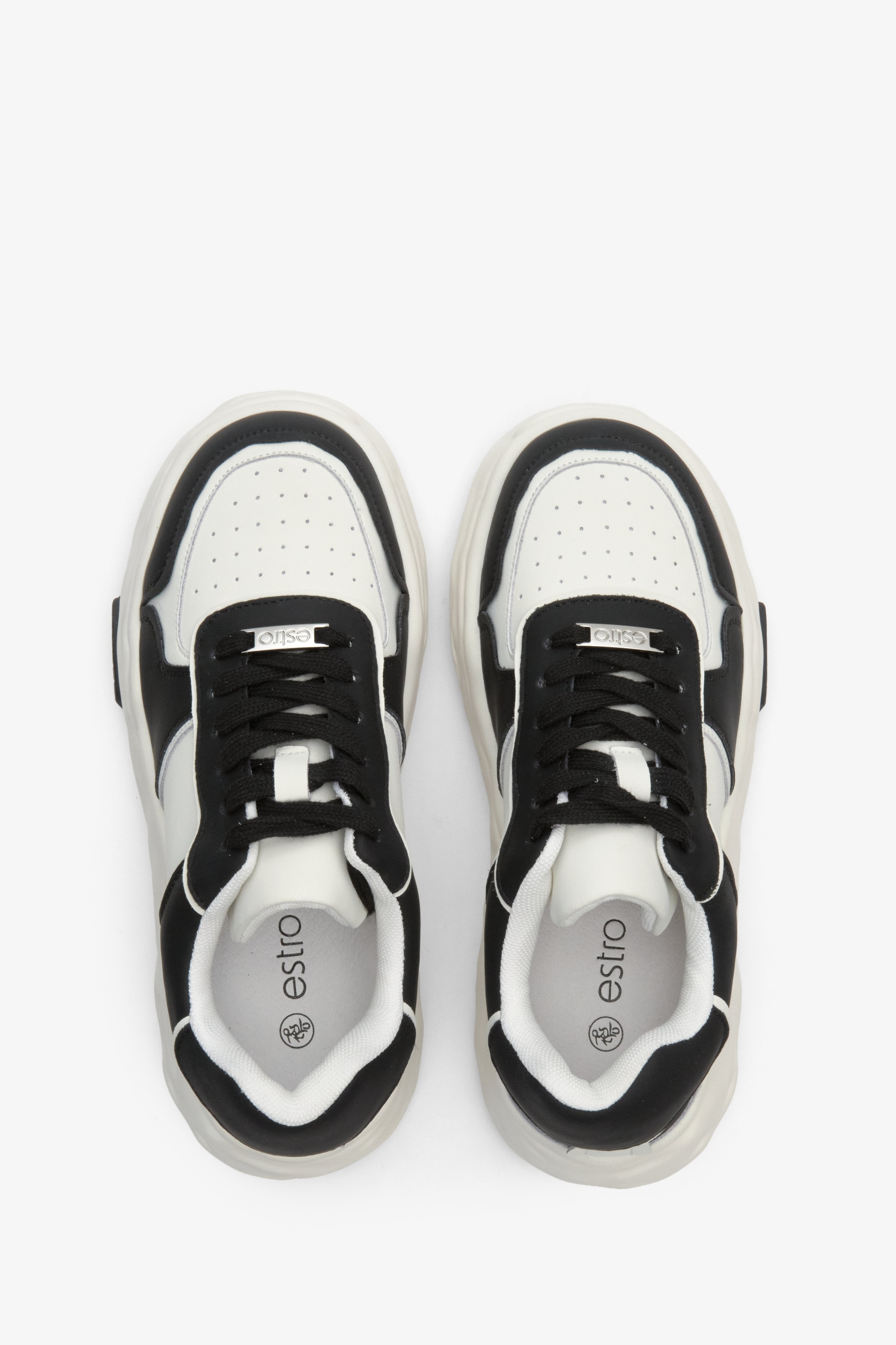Damskie, skórzane sneakersy w kolorze czarno-białym Estro - prezentacja modelu z góry.