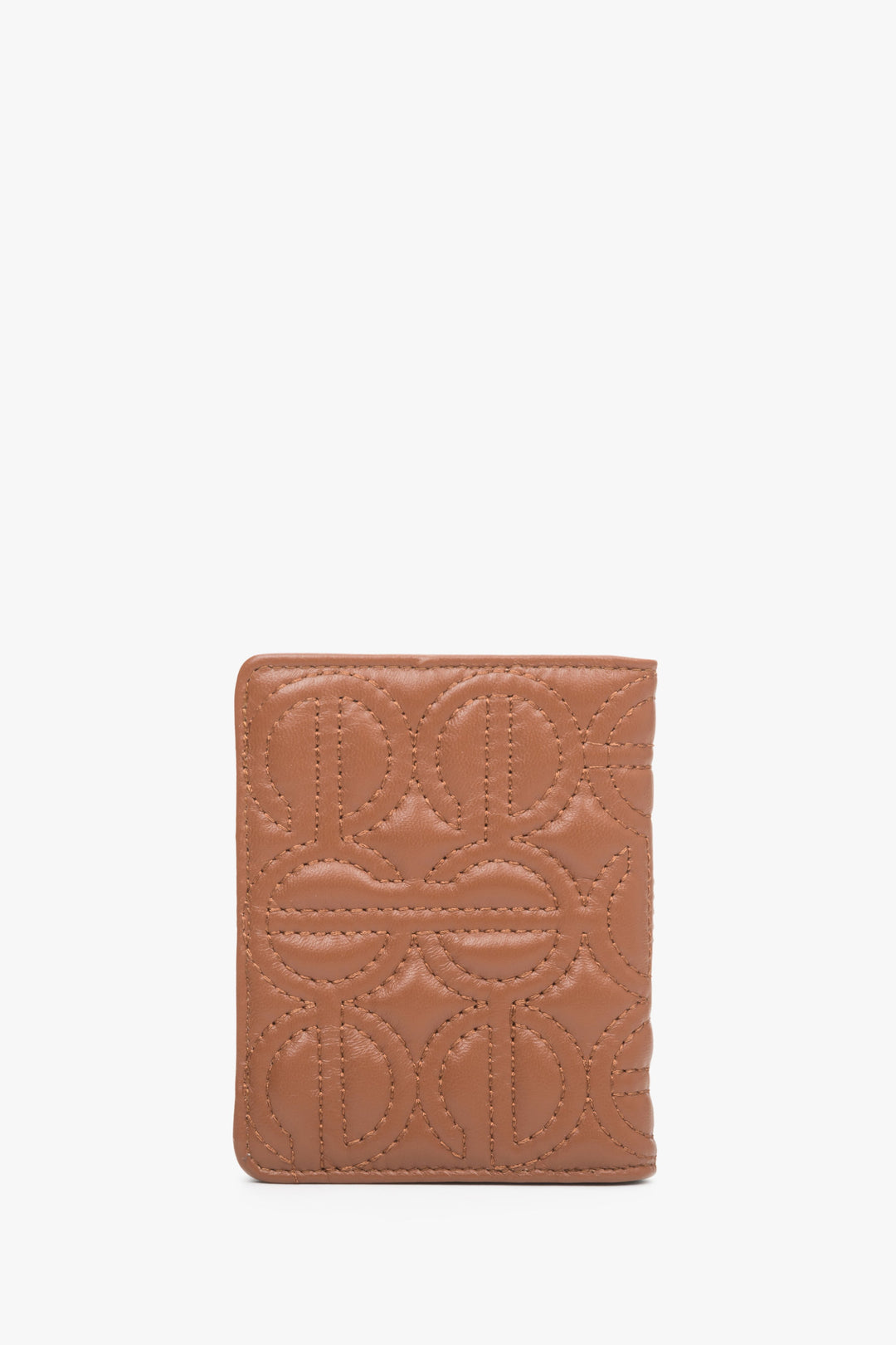 Skórzany, mały portfel damski w kolorze brązowym marki Estro z tłoczonym logo.