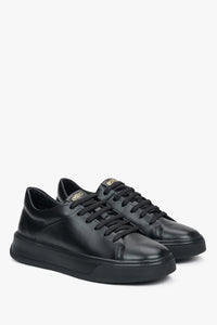 Czarne sneakersy damskie Estro ze skóry.