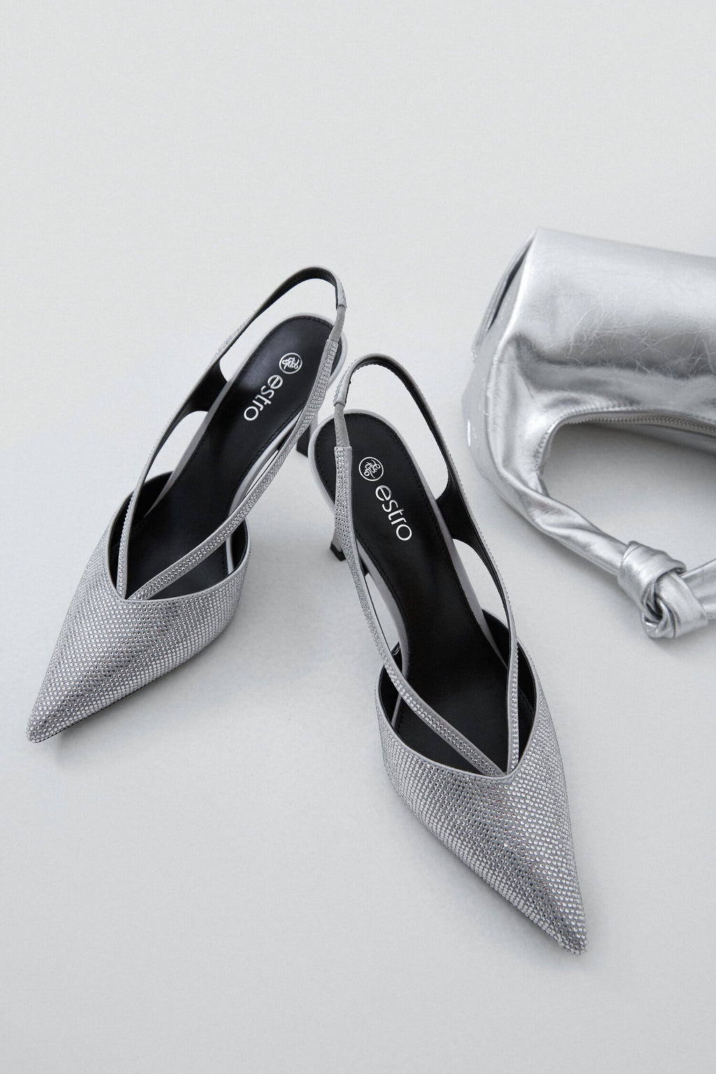 Srebrne czółenka damskie typu slingback z kryształkami Estro ER00114305