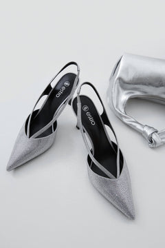 Srebrne czółenka damskie typu slingback z kryształkami Estro ER00114305