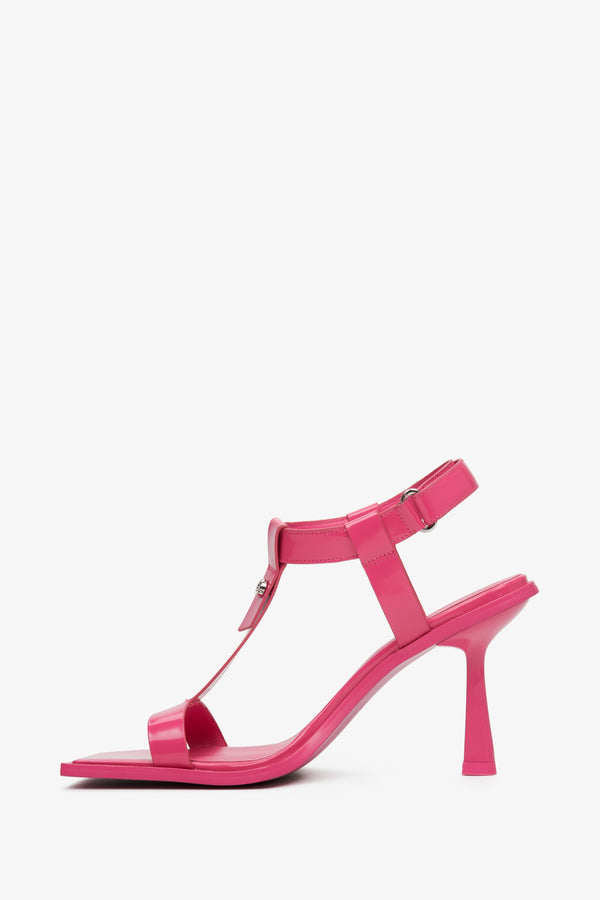 Damskie różowe sandały Estro ze skóry naturalnej zapinane na kostce - profil buta.