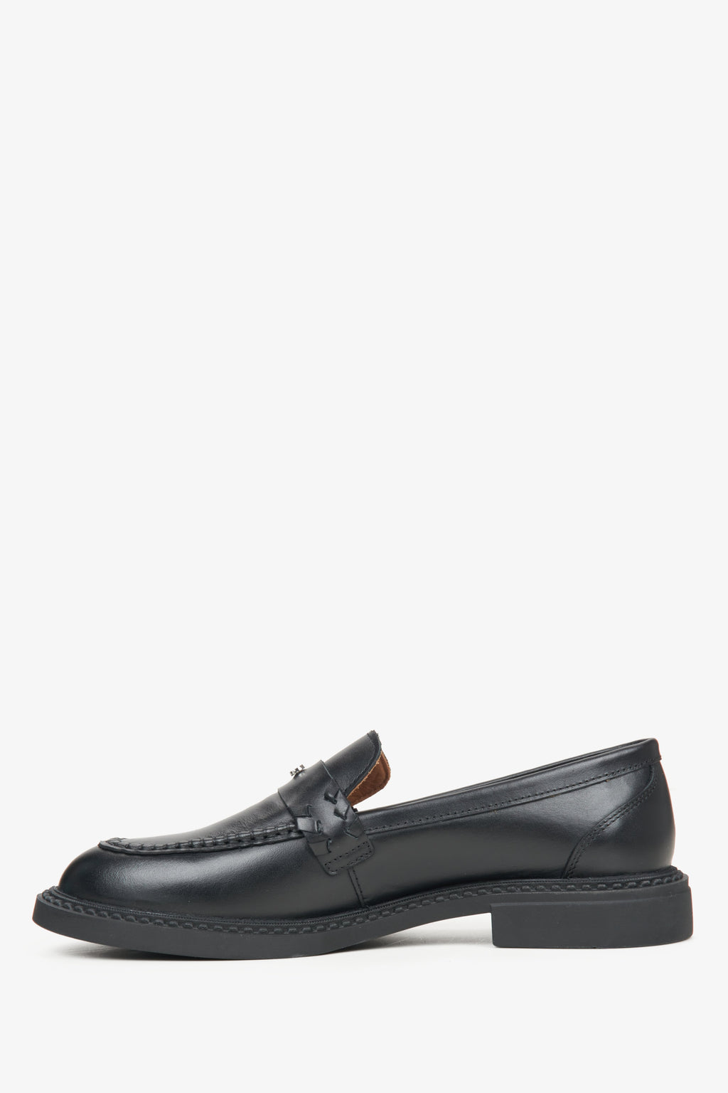 Czarne loafersy damskie ze skóry naturalnej Premium - profil buta.