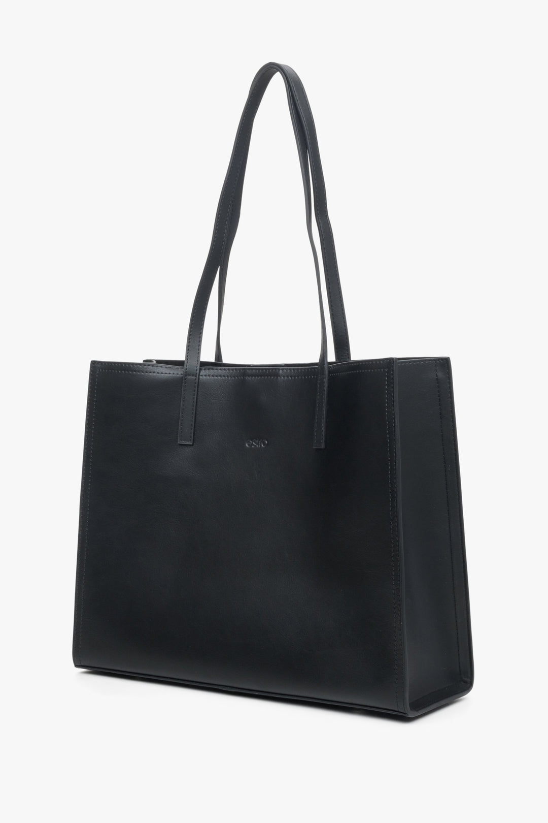 Czarna torebka damska typu shopper ze skóry naturalnej marki Estro.
