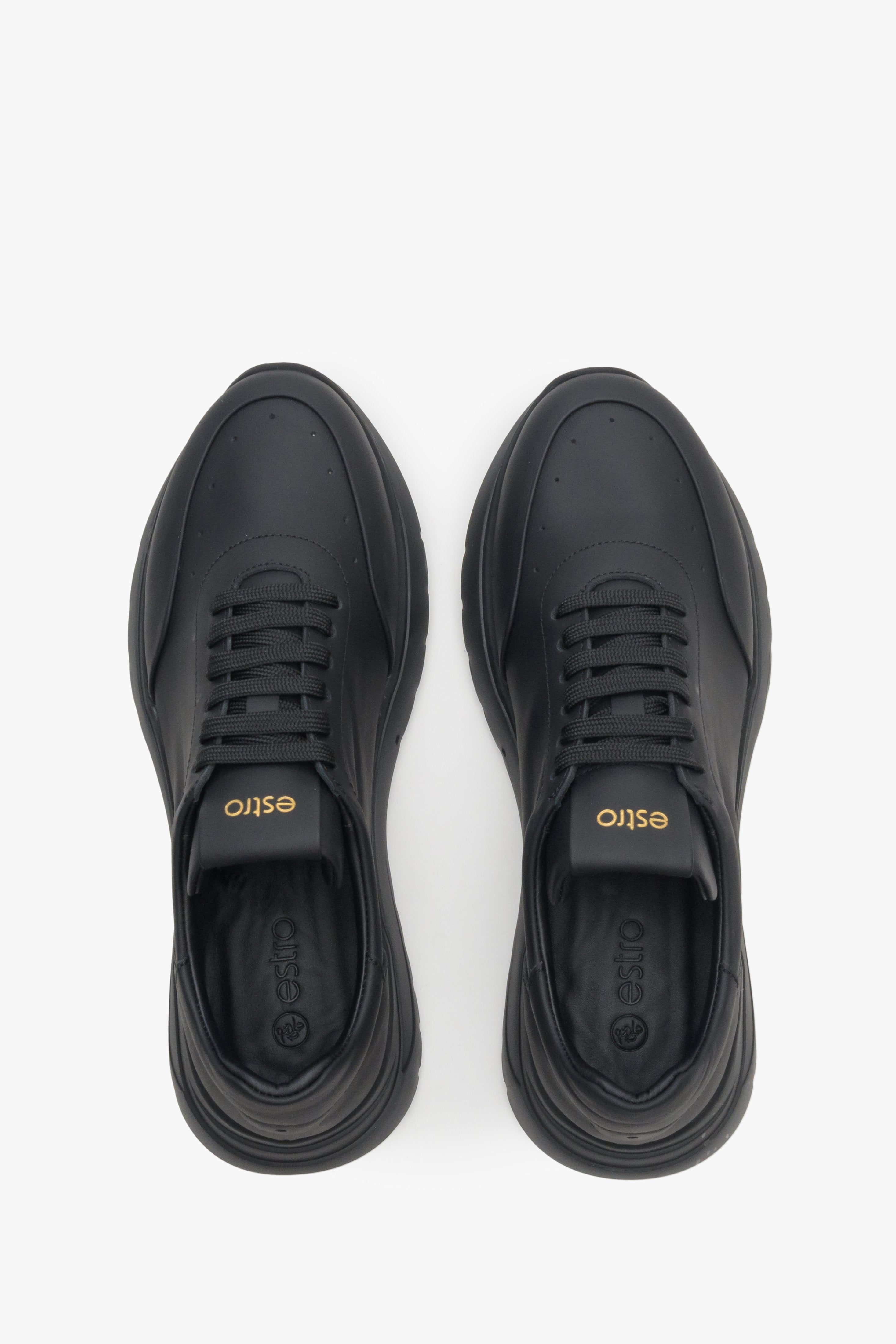Damskie, skórzane sneakersy z matowej skóry naturalnej Estro - prezentacja modelu z góry.