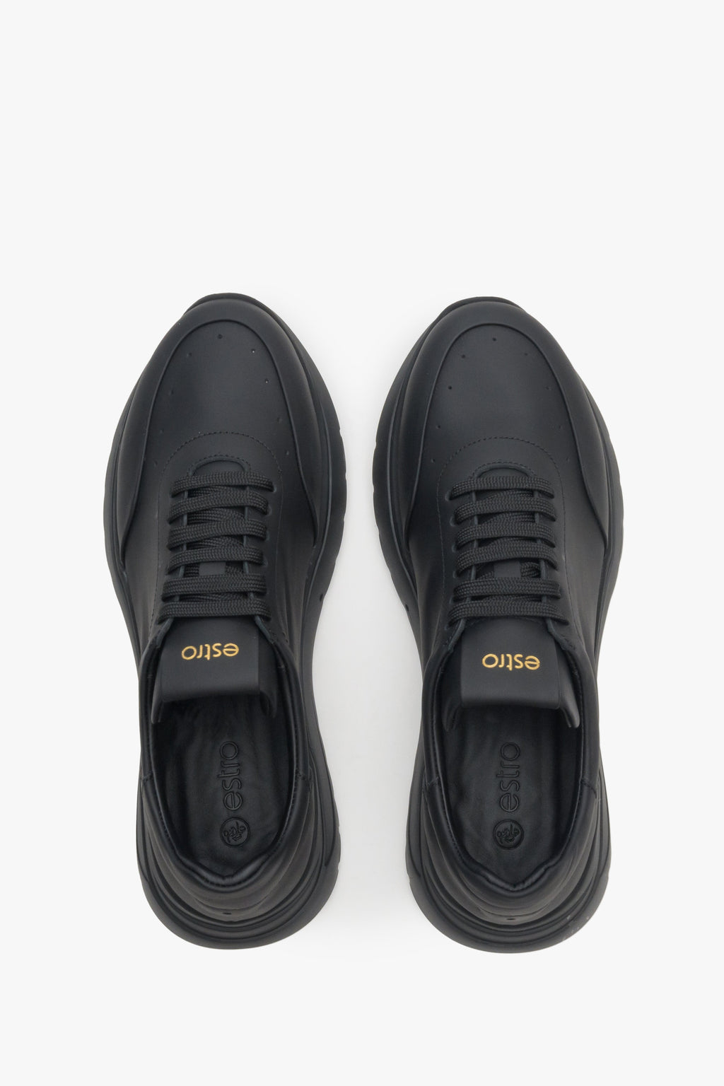 Damskie, skórzane sneakersy z matowej skóry naturalnej Estro - prezentacja modelu z góry.