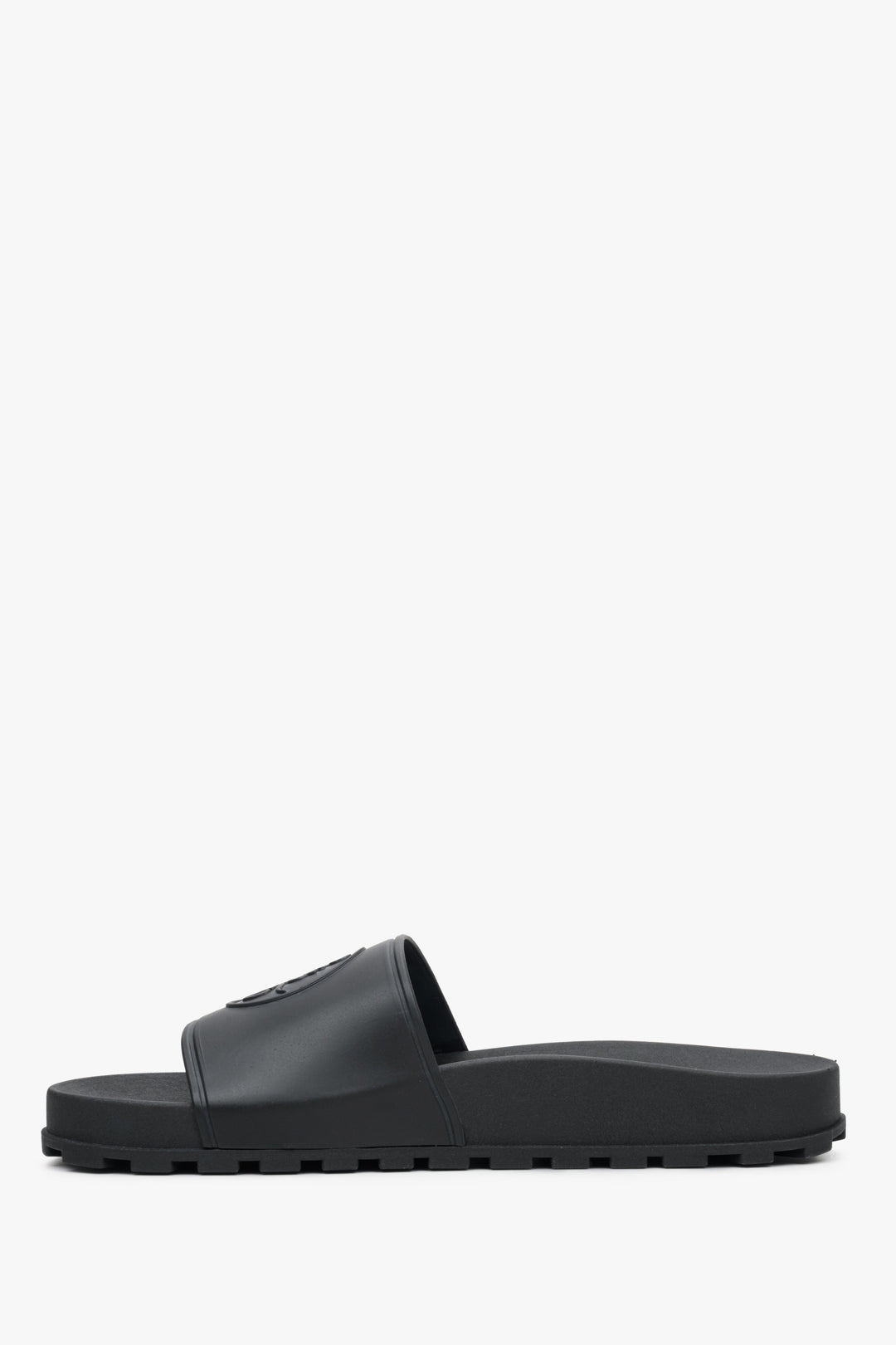 Czarne klapki damskie z gumy Estro - profil buta.