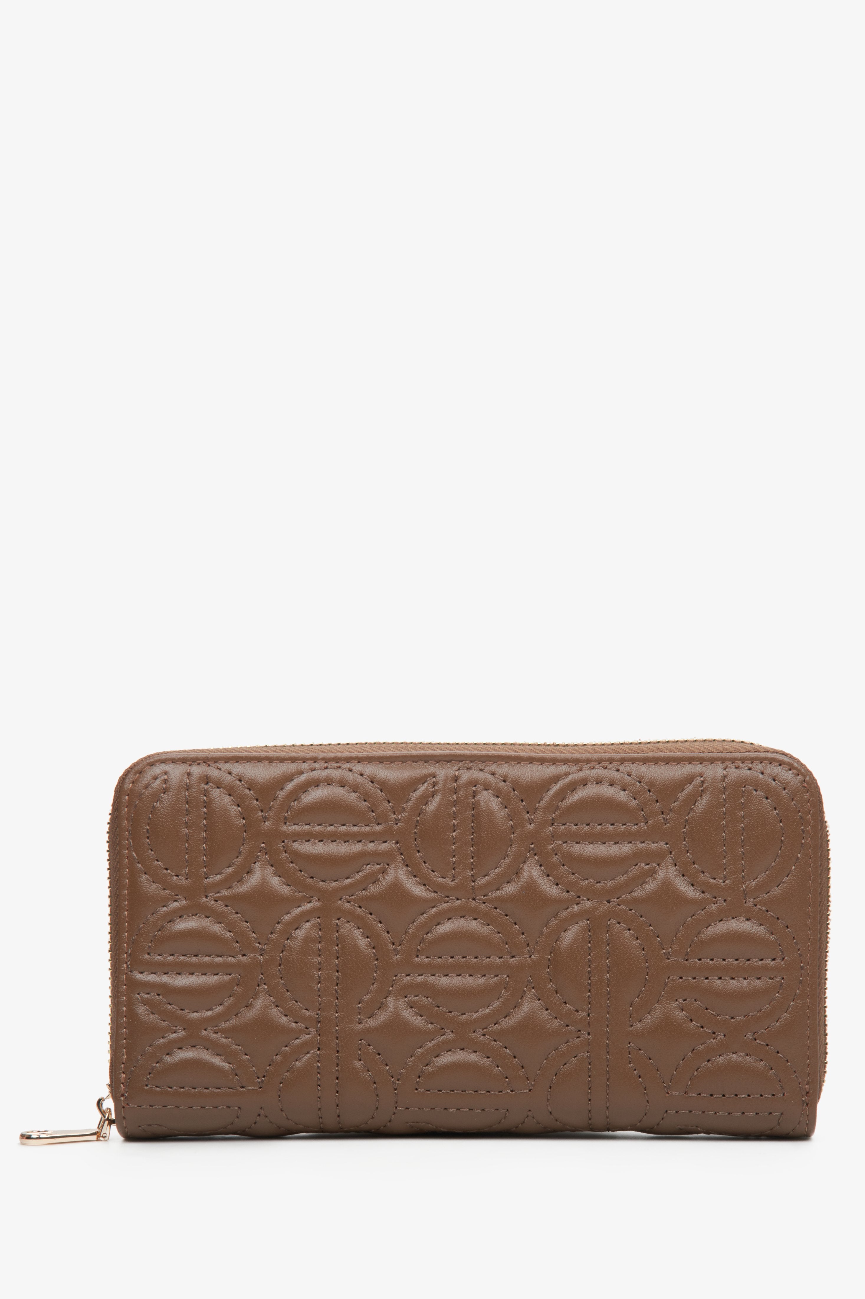 Duży, ciemnobrązowy portfel damski z suwakiem marki Estro.