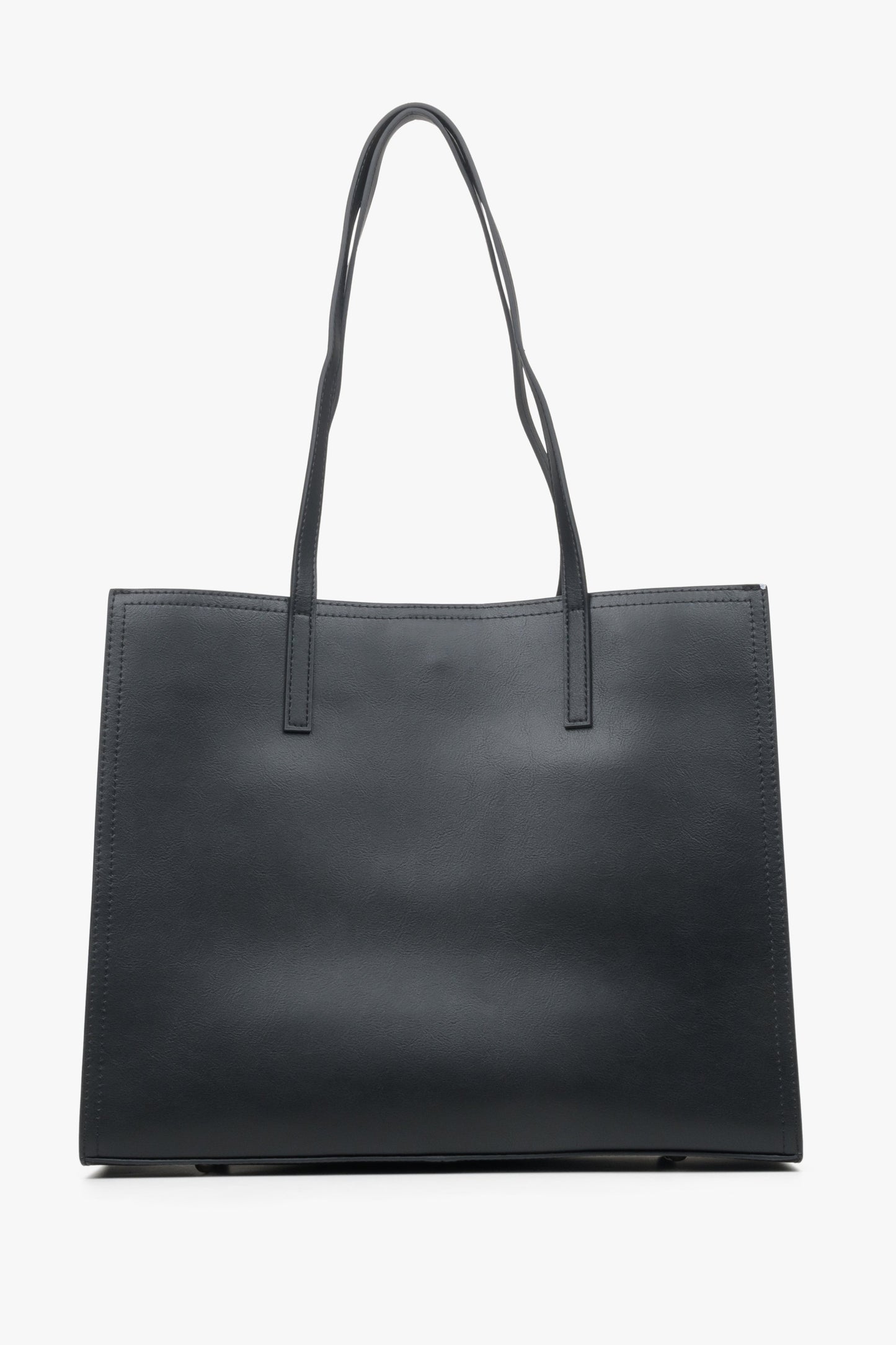 Damska, skórzana torebka typu shopper marki Estro w kolorze czarnym - tył.