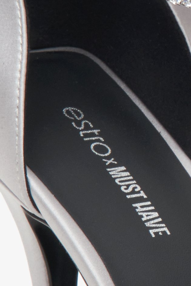 Szare eleganckie czółenka damskie w szpic Estro - MustHave - zbliżenie na detale.