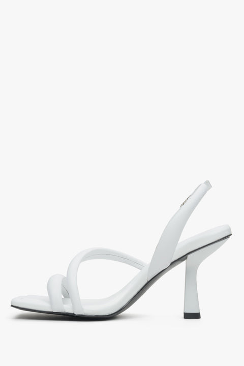 Białe, skórzane sandały damskie Estro na lato - profil butów.