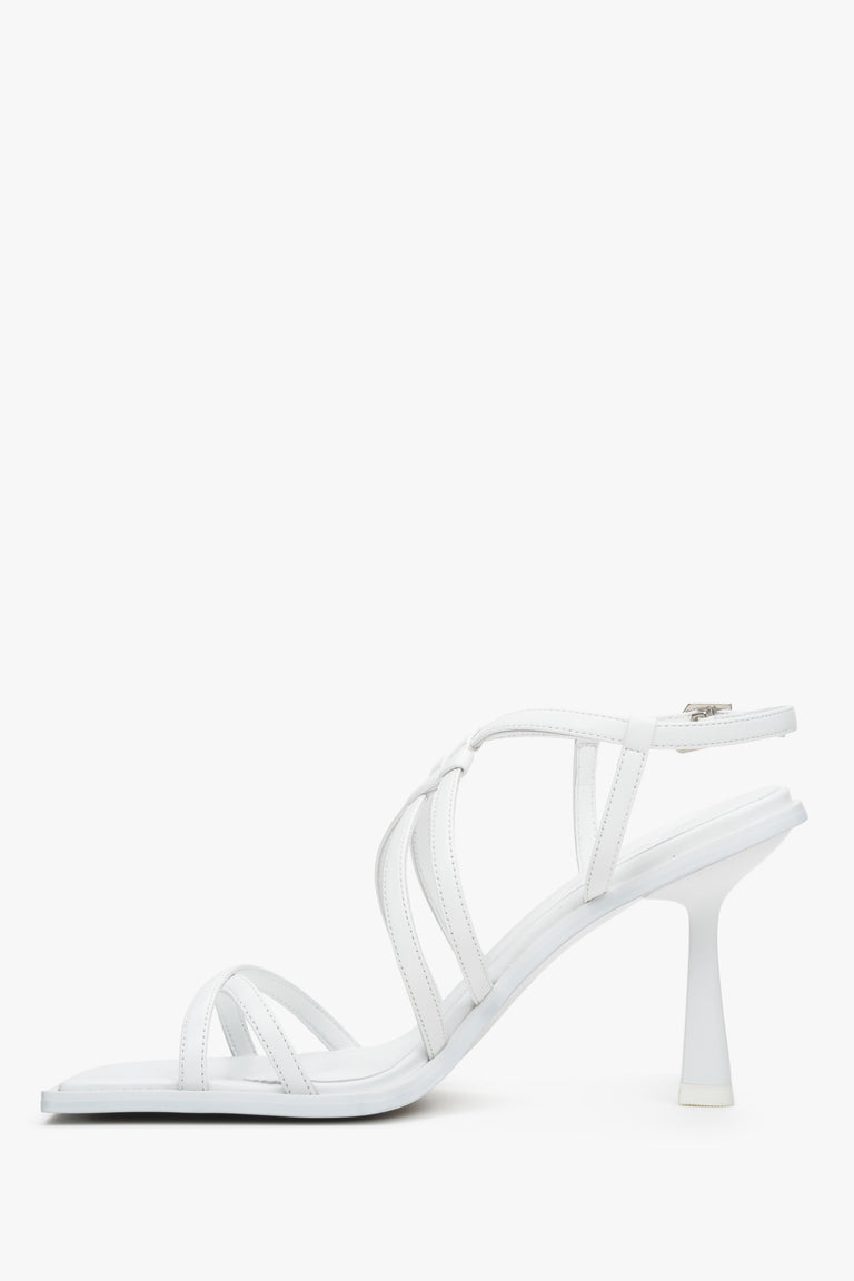 Damskie, skórzane sandały damskie na wysokim obcasie Estro w kolorze białym - profil butów.