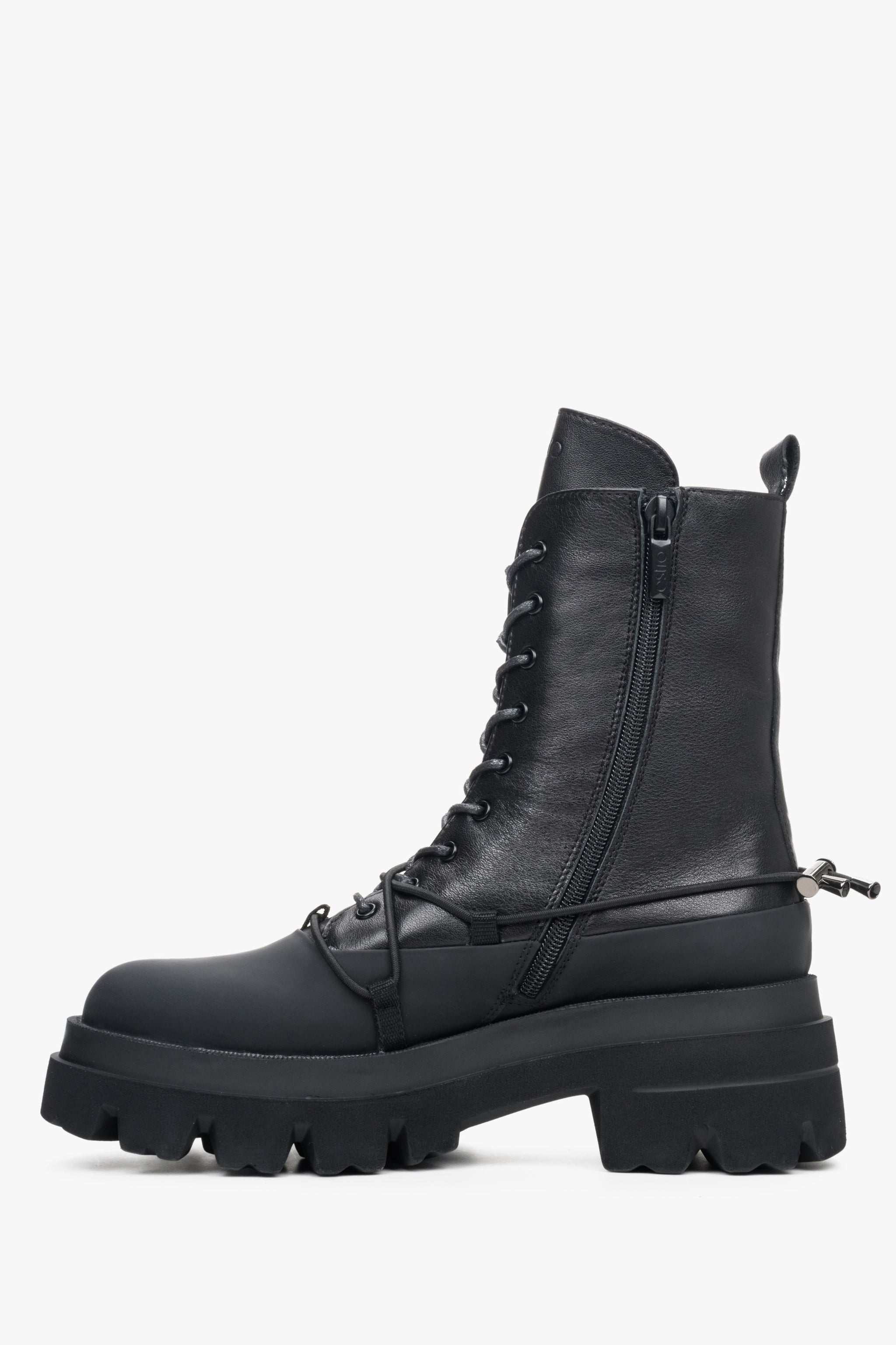 Buty workery damskie w kolorze czarnym ze skóry naturalnej - profil buta.
