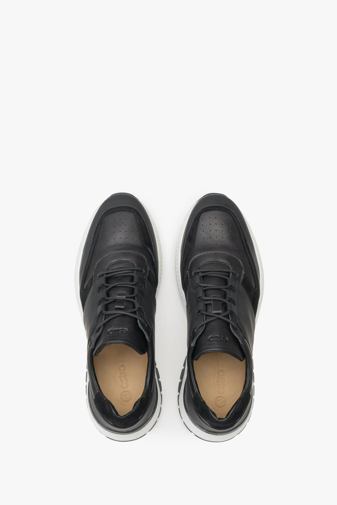 Czarno-białe sneakersy damskie Estro - pogląd wierzchniej części buta.