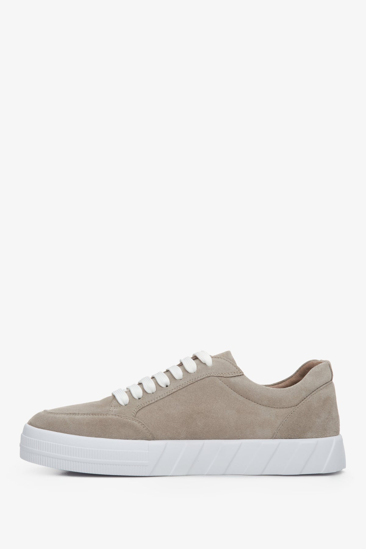 Sneakersy męskie beżowe z zamszu naturalnego Estro - profil buta.