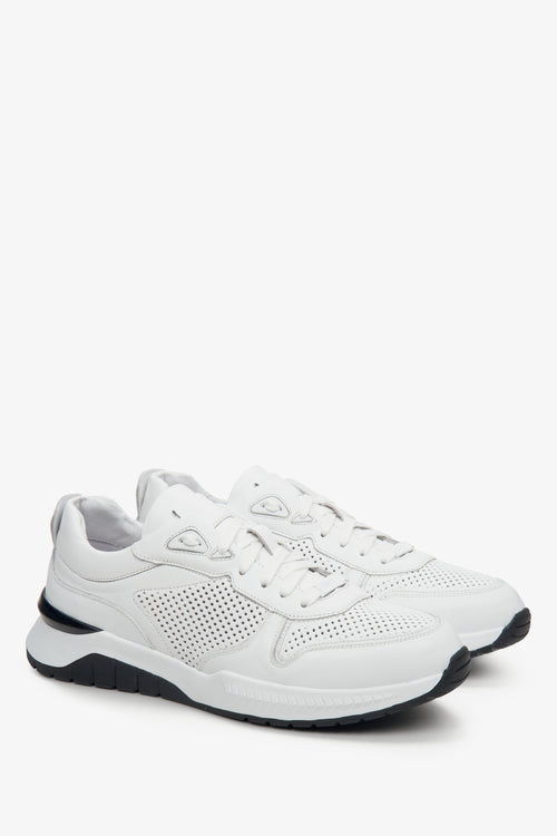 Sneakersy męskie Estro w kolorze białym z perforacją na lato.