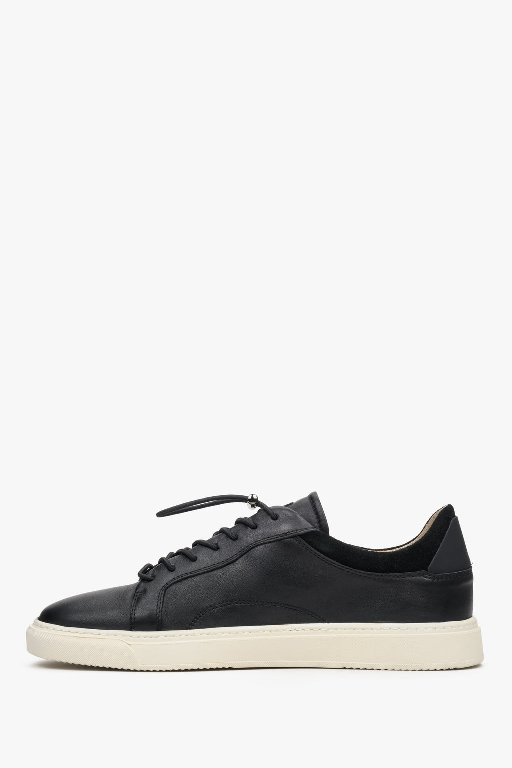 Męskie sneakersy ze skóry naturalnej w kolorze czarnym marki Estro - profil buta.