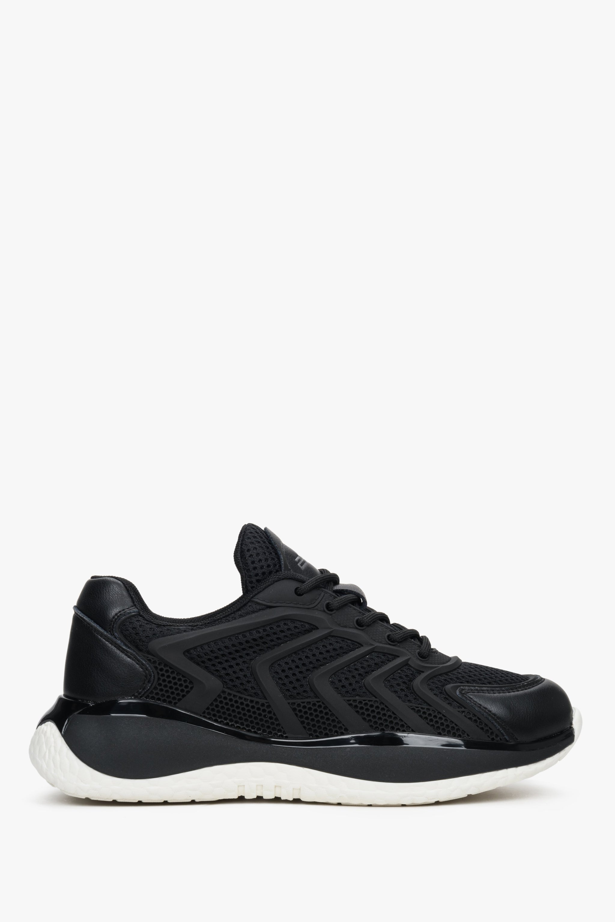 Sneakersy damskie czarne na grubej podeszwie Estro.