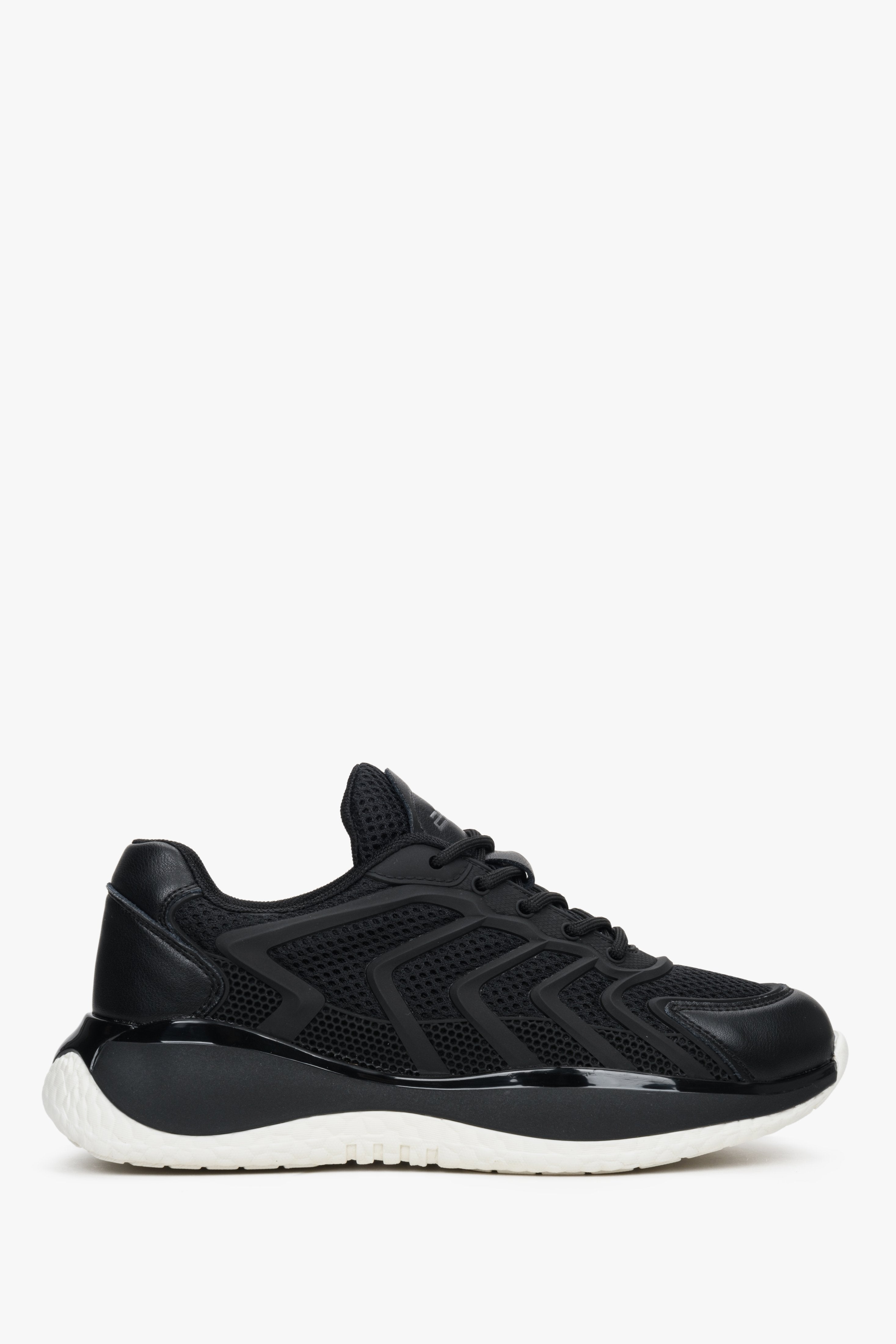 Sneakersy damskie czarne na grubej podeszwie Estro.