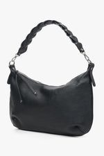 Damska torebka shoulder bag marki Estro w kolorze czarnym.