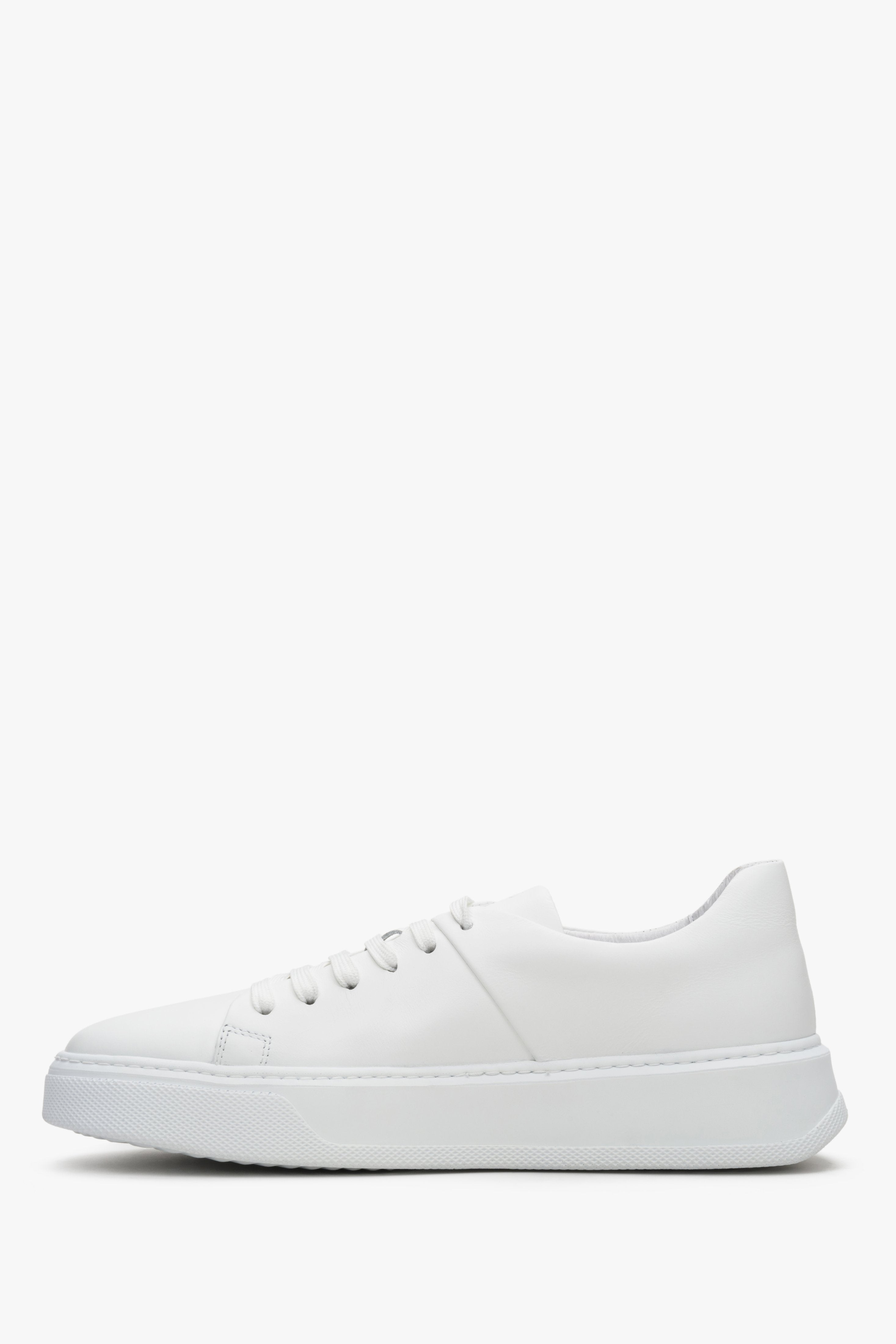 Białe sneakersy damskie Estro ze skóry naturalnej - profil buta.