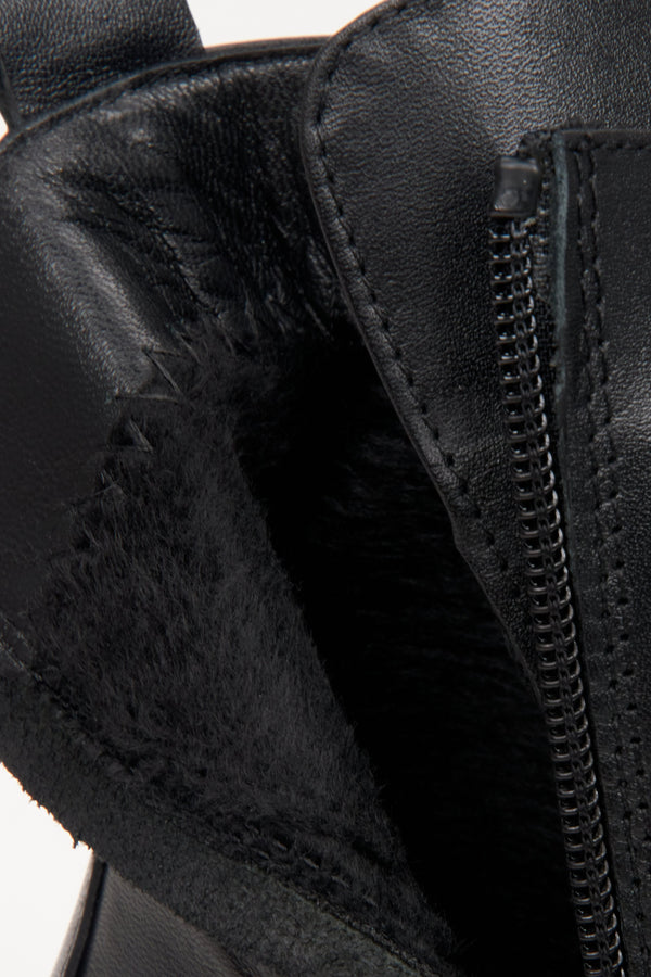 Wiązane botki damskie na wiosnę w kolorze czarnym marki Estro - zbliżenie na wypełnienie buta.