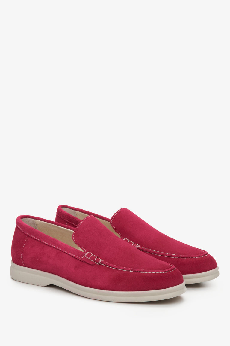 Loafersy damskie zamszowe w kolorze różowym Estro - prezentacja czubka buta i przyszwy bocznej.