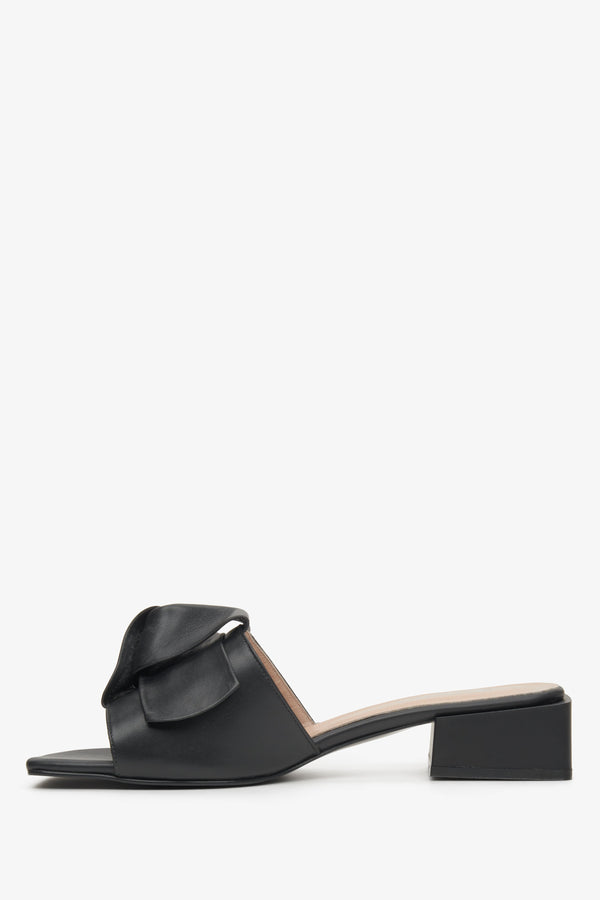 Niskie, skórzane klapki damskie Estro w kolorze czarnym - profil butów.