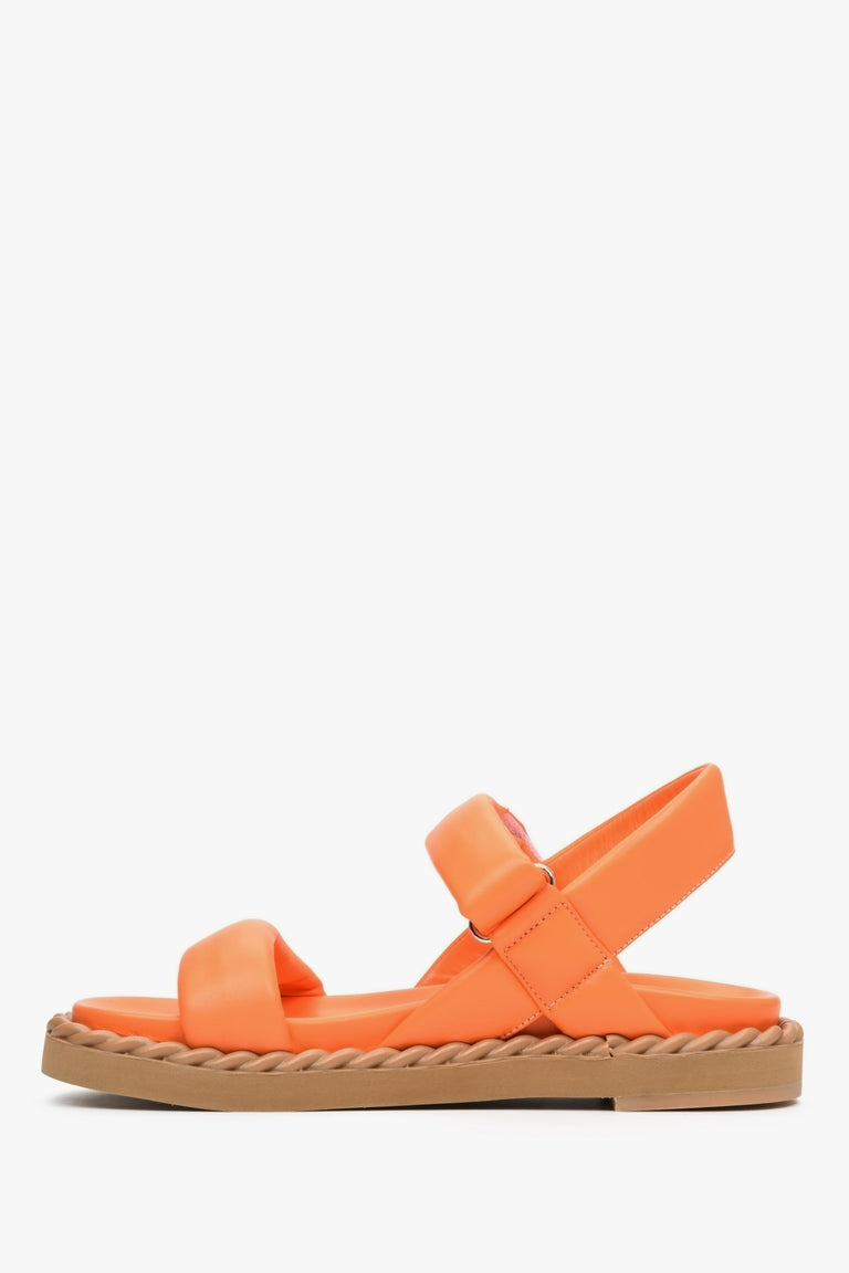 Sandały damskie pomarańczowe ze skóry naturalnej Estro na lato - profil obuwia.