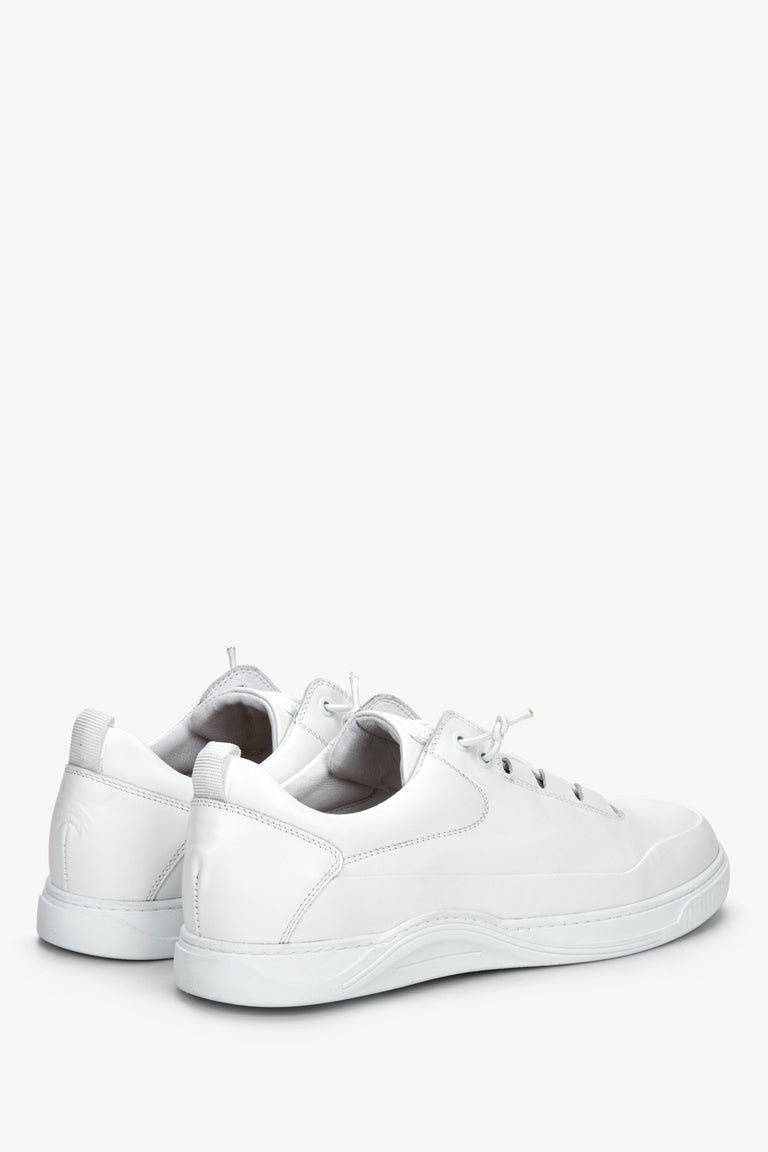Sneakersy męskie białe ES 8 ze skóry naturalnej - zbliżenie na zapiętek i boczną część podeszwy buta.
