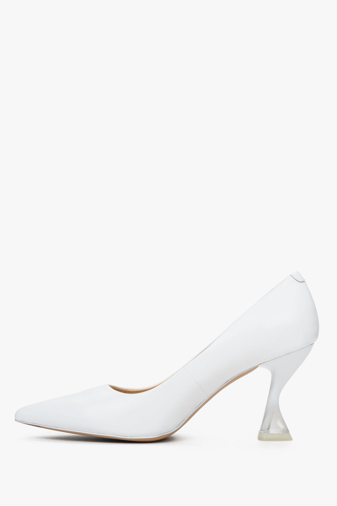 Czółenka damskie białe skórzane Estro na szpilce - profil butów.