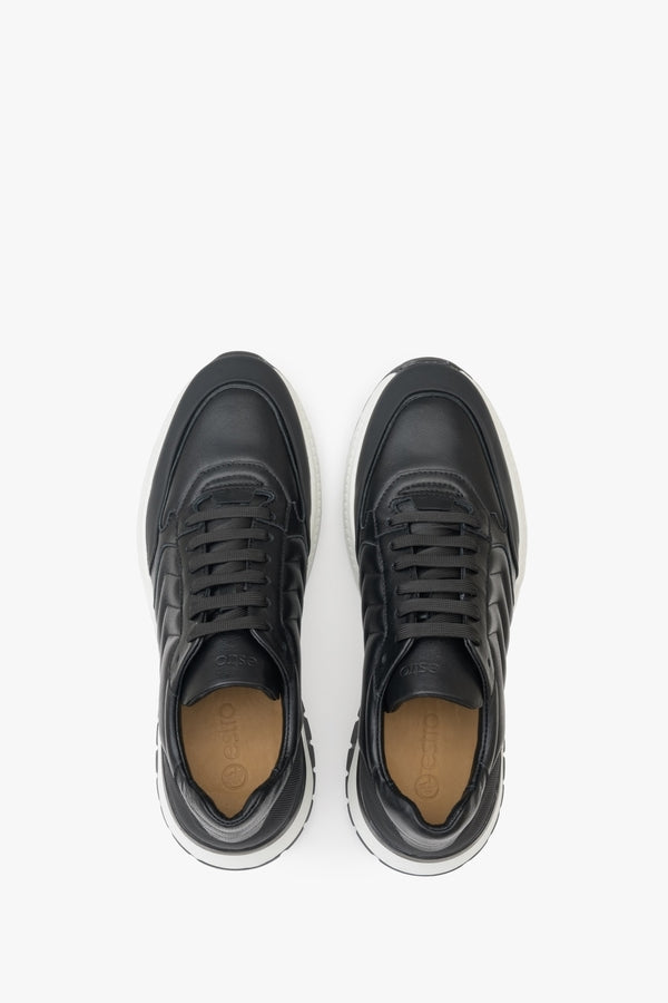 Sneakersy męskie ze skóry naturalnej ze sznurowaniem w kolorze czarnym Estro - prezentacja obuwia z góry.