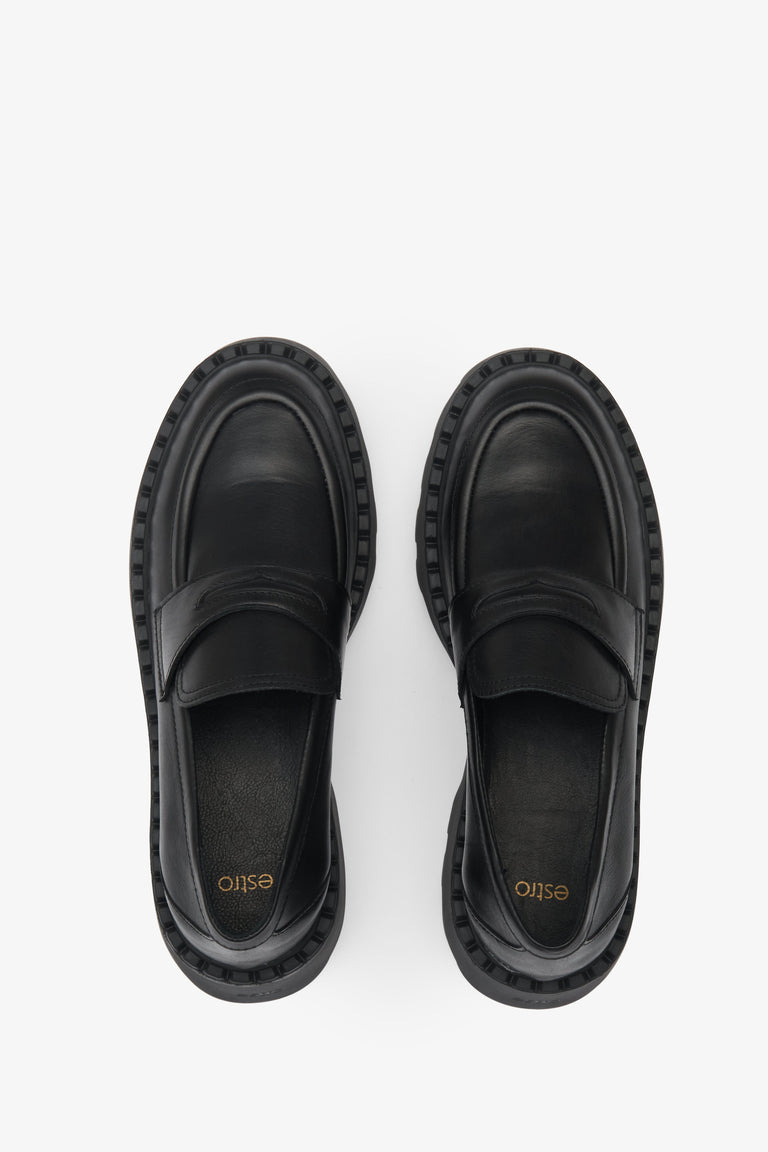 Buty loafersy damskie skórzane, czarne marki Estro.