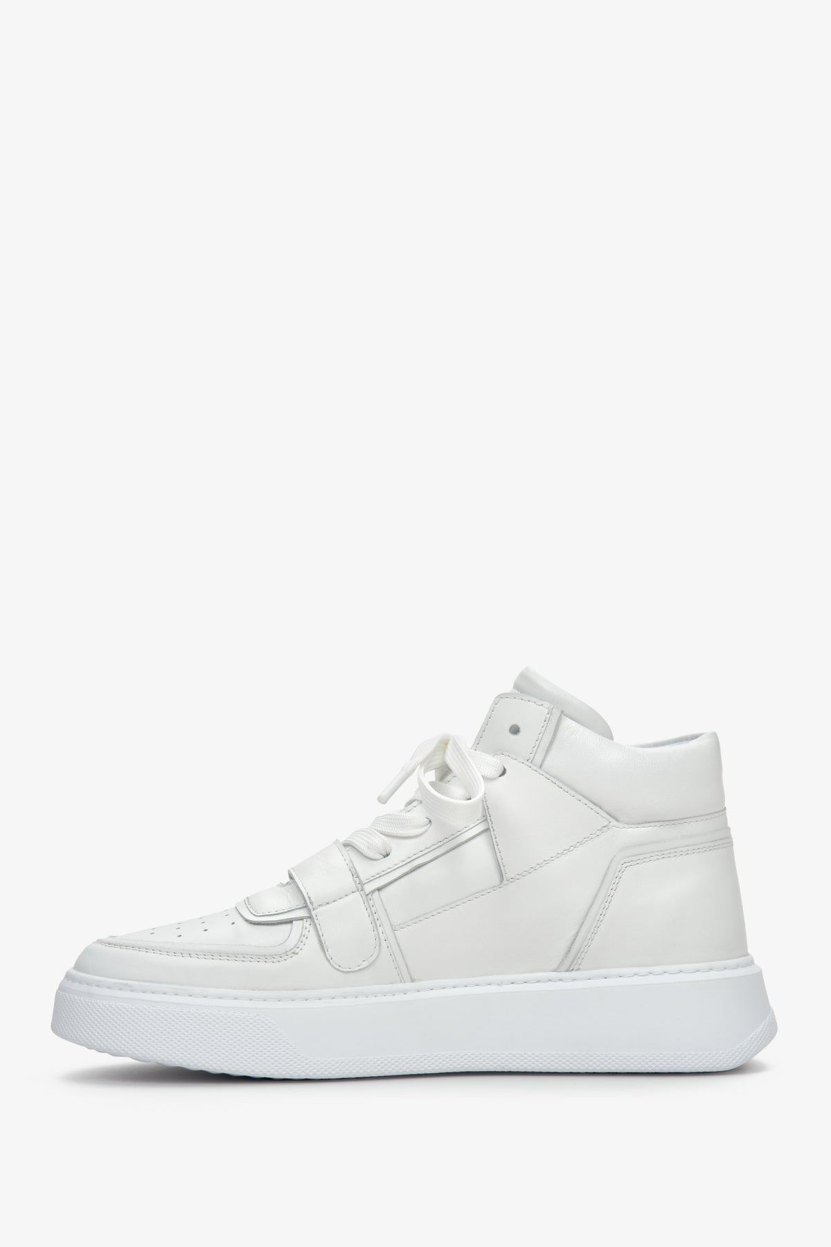 Wysokie sneakersy damskie w kolorze białym ze skóry naturalnej ze sznurowaniem marki ES 8.