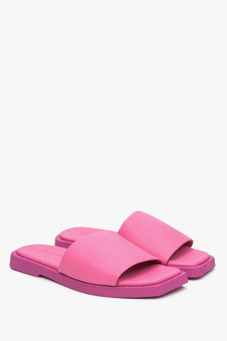 Klapki damskie różowe ze skóry naturalnej z Włoch - prezentacja czubka i przyszwy bocznej butów.