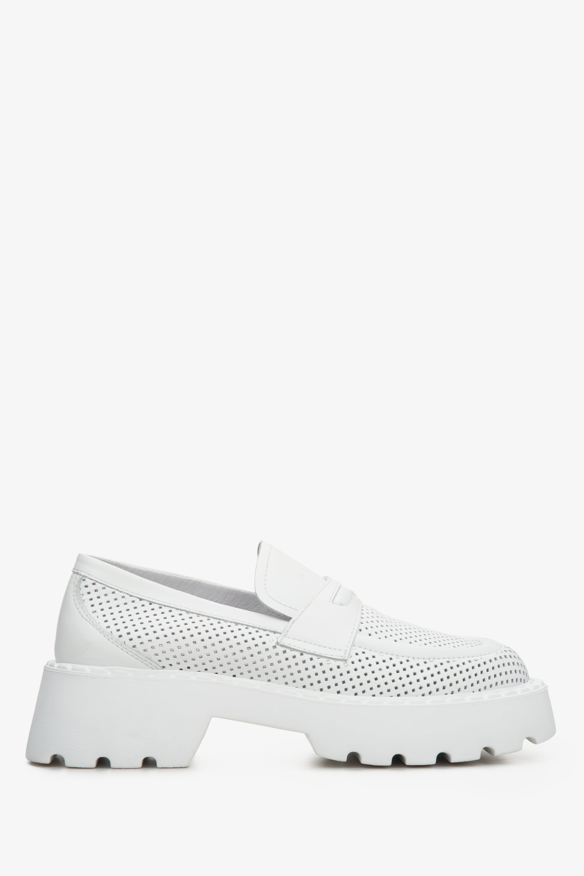 Białe loafersy damskie ze skóry naturalnej na lato Estro ER00112849