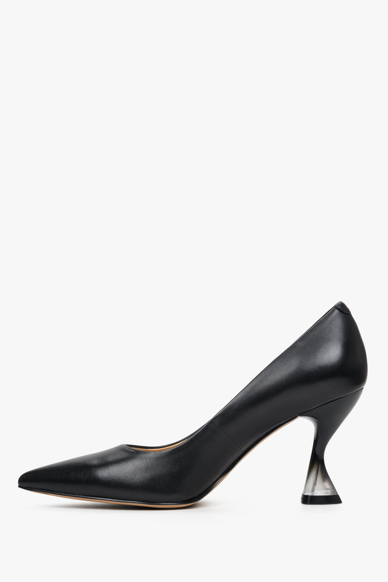 Czółenka damskie czarne skórzane Estro na szpilce - profil butów.