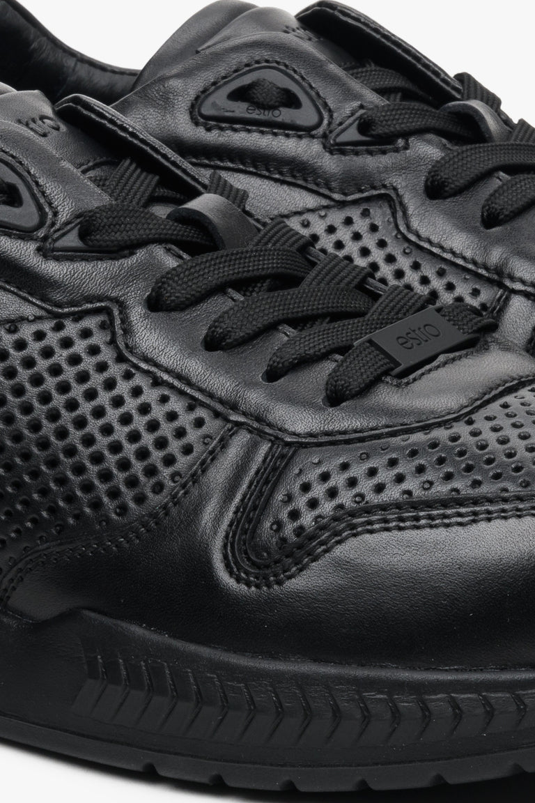 Sneakersy męskie czarne skórzane Estro z perforacją.