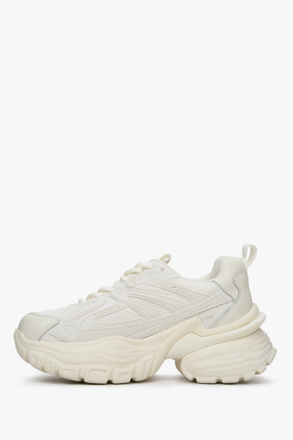 Sneakersy damskie w kolorze beżowym na platformie ES 8 ze sznurowaniem.