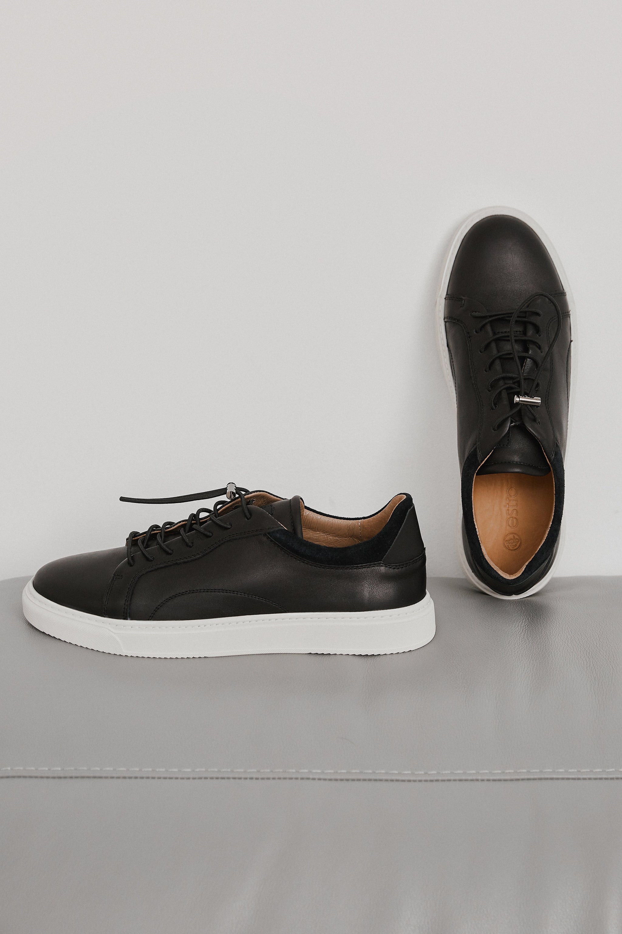 Czarne skórzane sneakersy męskie na wiosnę Estro ER00112460