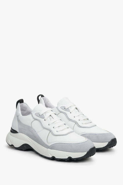 Sneakersy damskie ze skóry naturalnej Estro w kolorze białym ze sznurowaniem.
